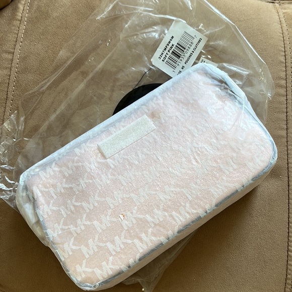 Michael Kors Rose Gold Pouchette Clutch Crossbody Shoulder Bag NWT - Picture 4 of 6